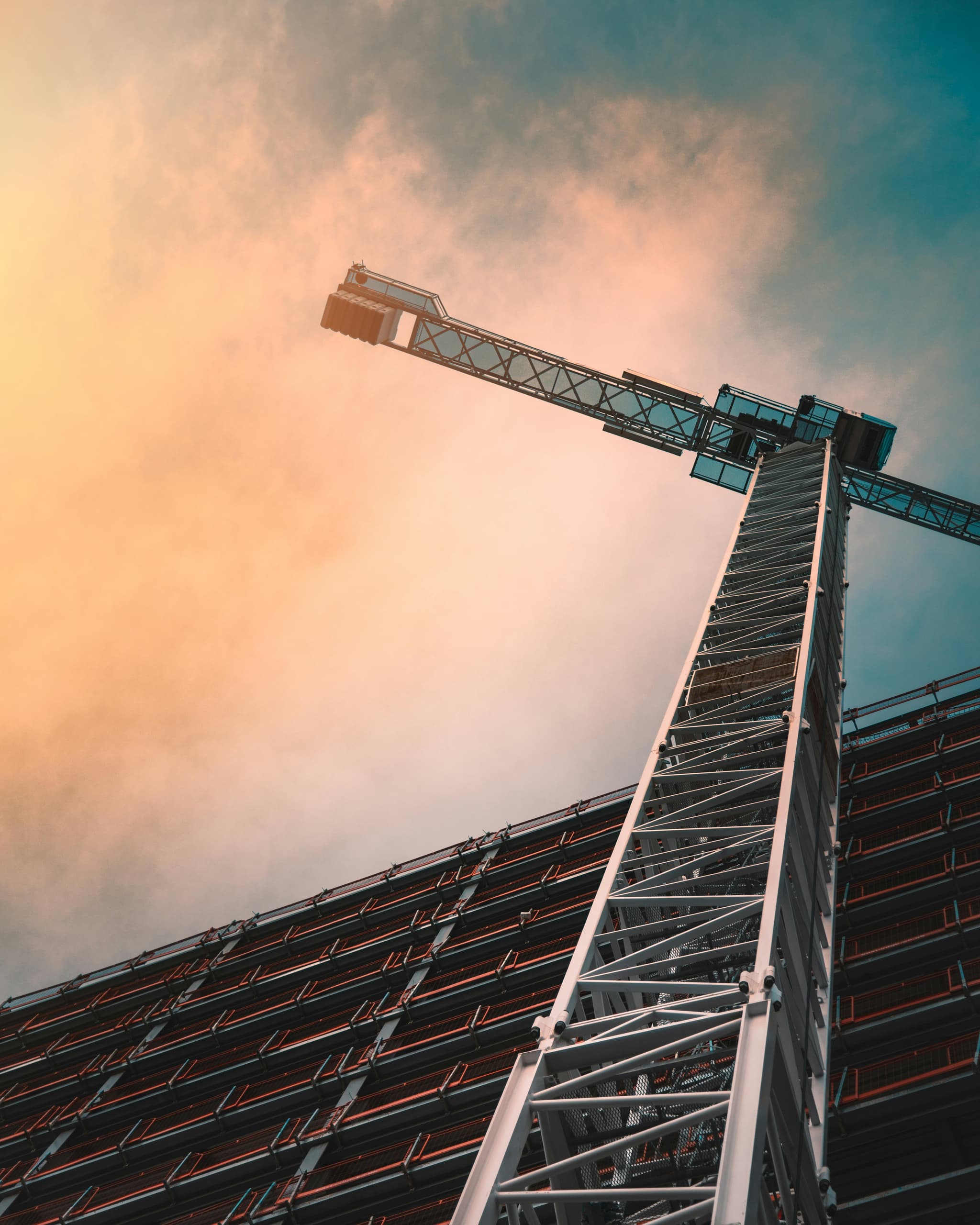 Construction crane